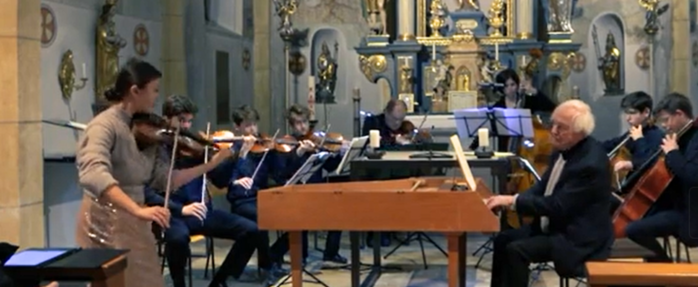 Spendenkonzert für Helfende Hände, gespielt u.a. von Musiker:innen der Münchner Philharmoniker.