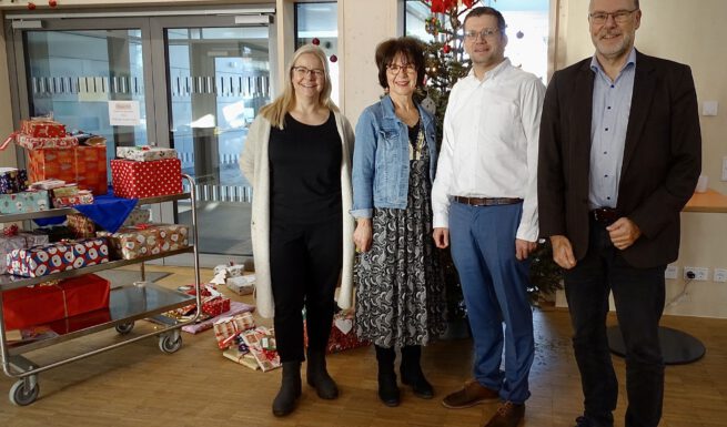 Toptica AG aus Gräfelfing erfüllt den Kindern im Förderzentrum von Helfende Hände Weihnachtswünsche. (Foto: Julia Kiesel / Helfende Hände)